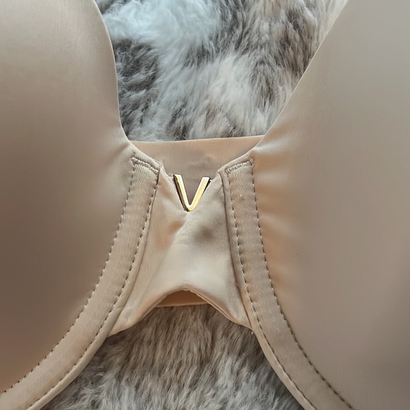 NWOT Victoria’s Secret Strapless Bra - Picture 2 of 10